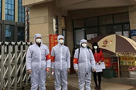 共克时艰，，，，，，，，携手偕行